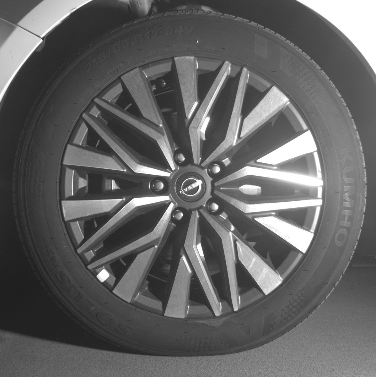Used 2025 Nissan Altima 2.5 SV FWD image 12