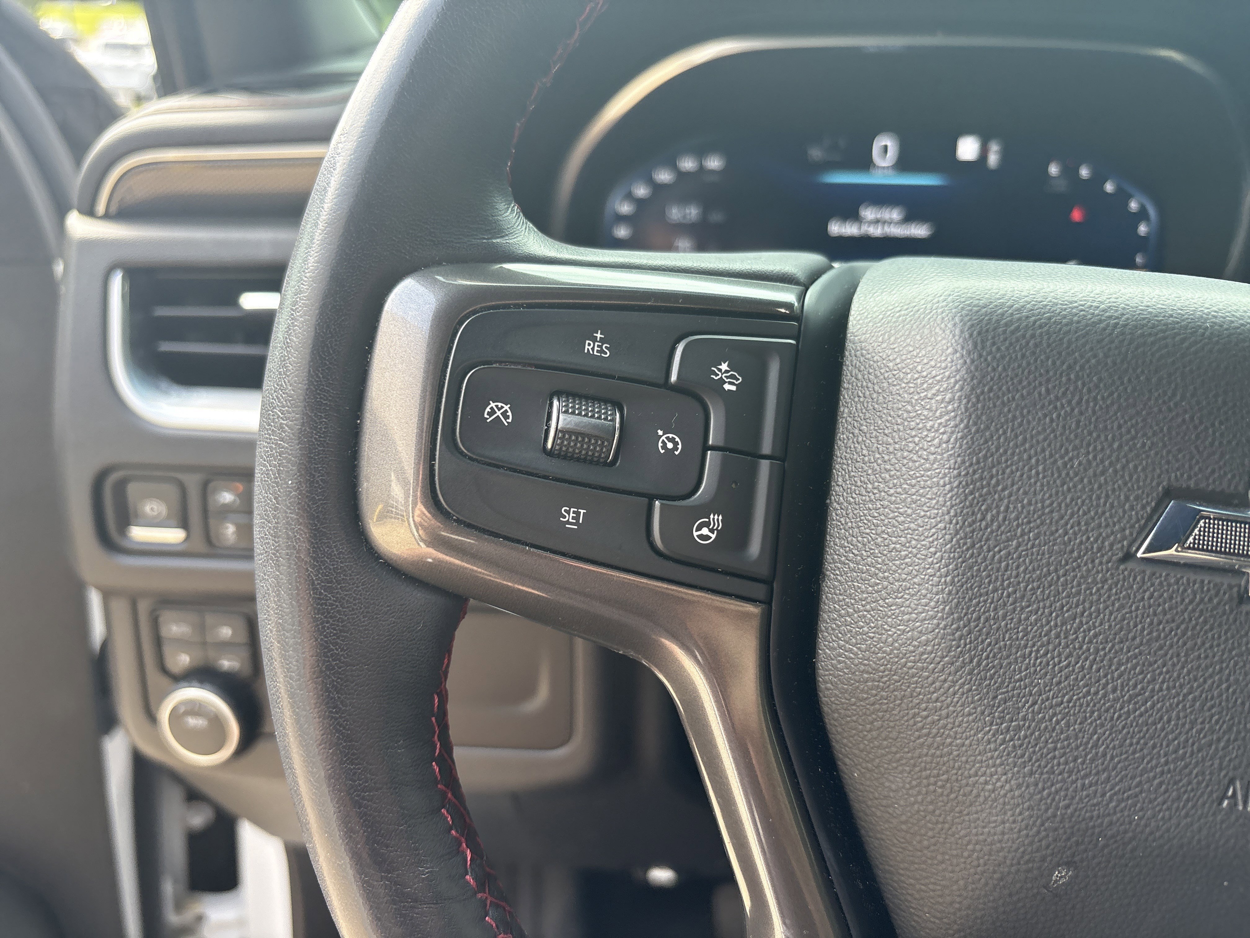 Used 2022 Chevrolet Tahoe RST w/ Luxury Package AWD/4WD image 19