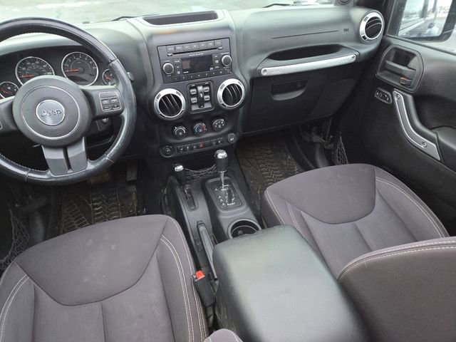 Used 2013 Jeep Wrangler Unlimited Sahara image 28