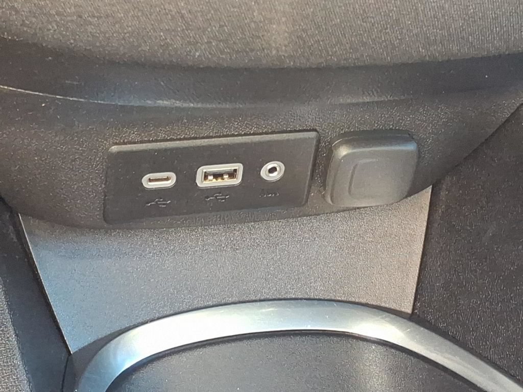 Used 2021 Chevrolet Malibu LT FWD image 19