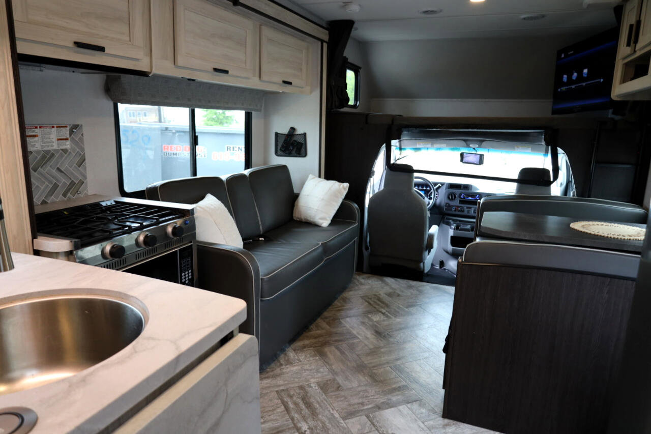 Used 2022 Ford E-450 and Econoline 450 Super Duty w/ Motorhome Prep Package RWD image 9