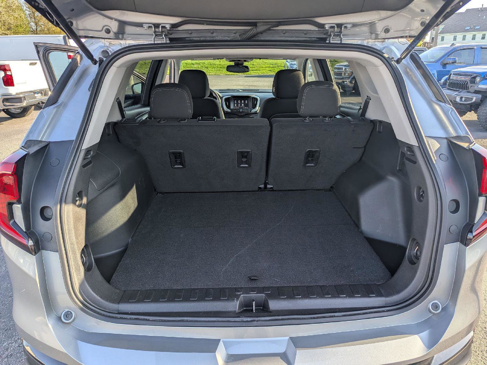 Used 2023 GMC Terrain SLE w/ Elevation Edition AWD/4WD image 29