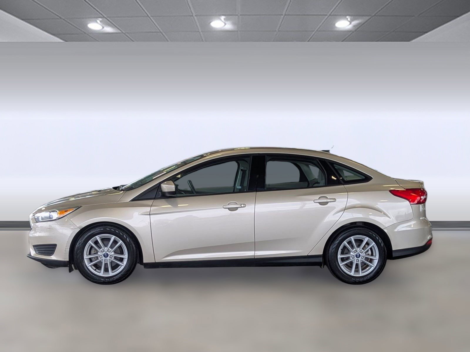 Certified 2018 Ford Focus SE image 2