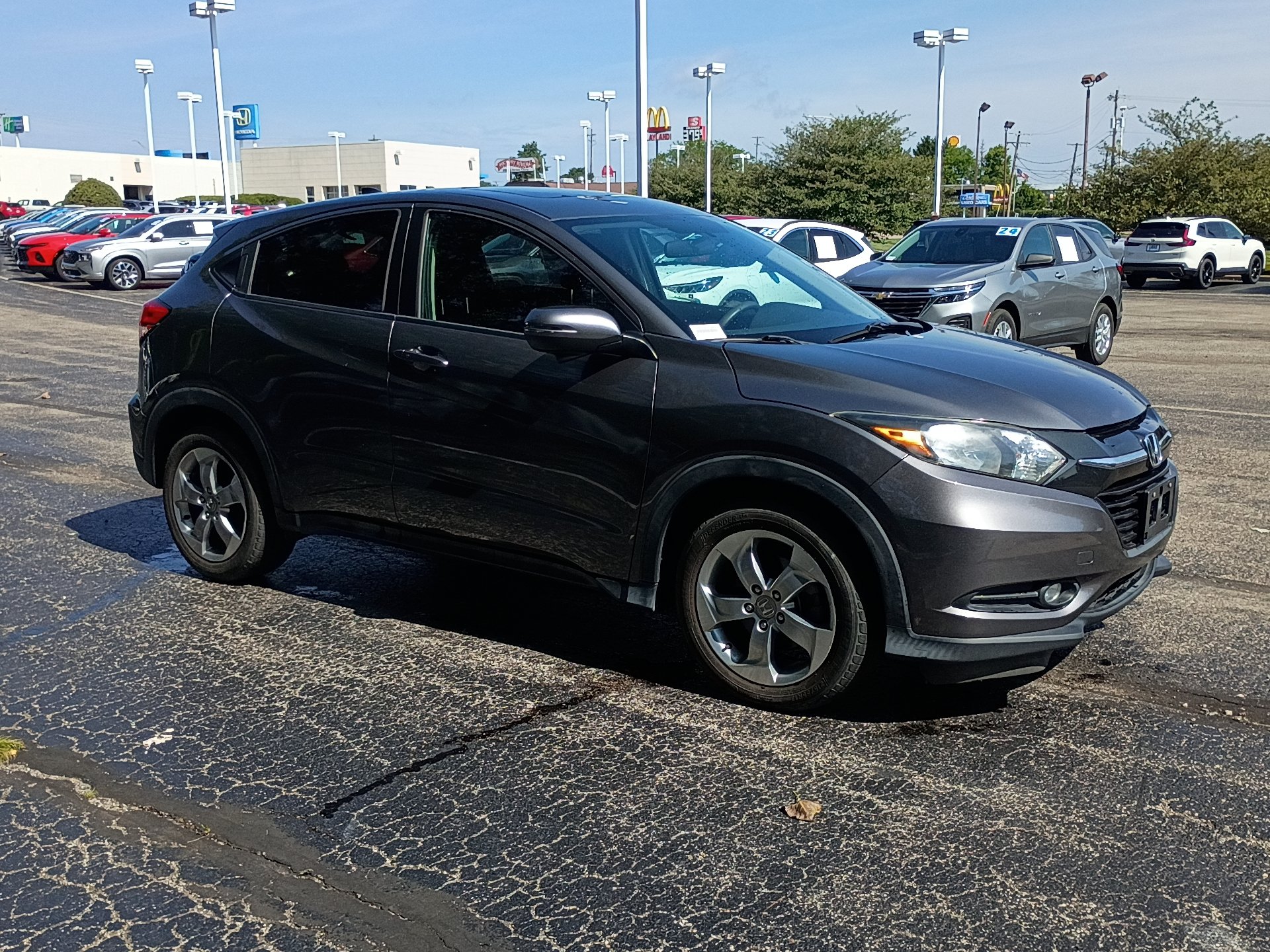 Used 2017 Honda HR-V EX image 1