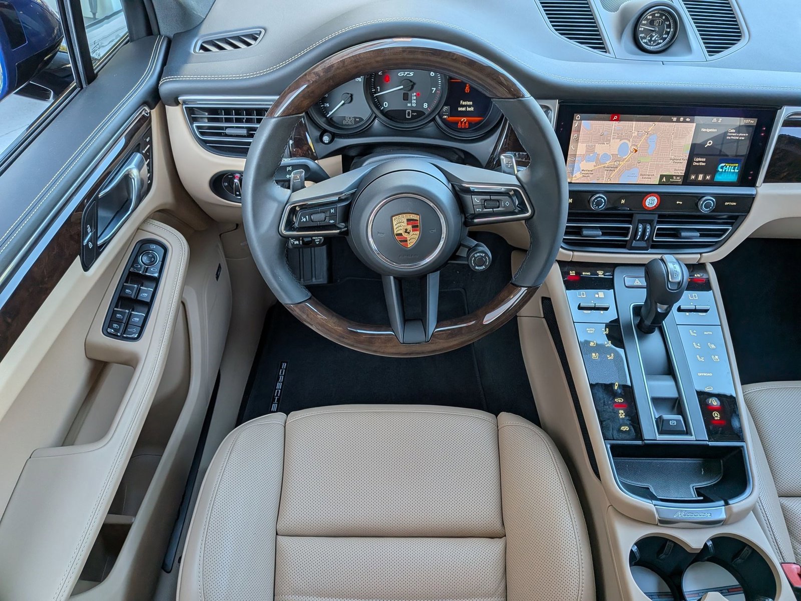 Certified 2025 Porsche Macan GTS image 14
