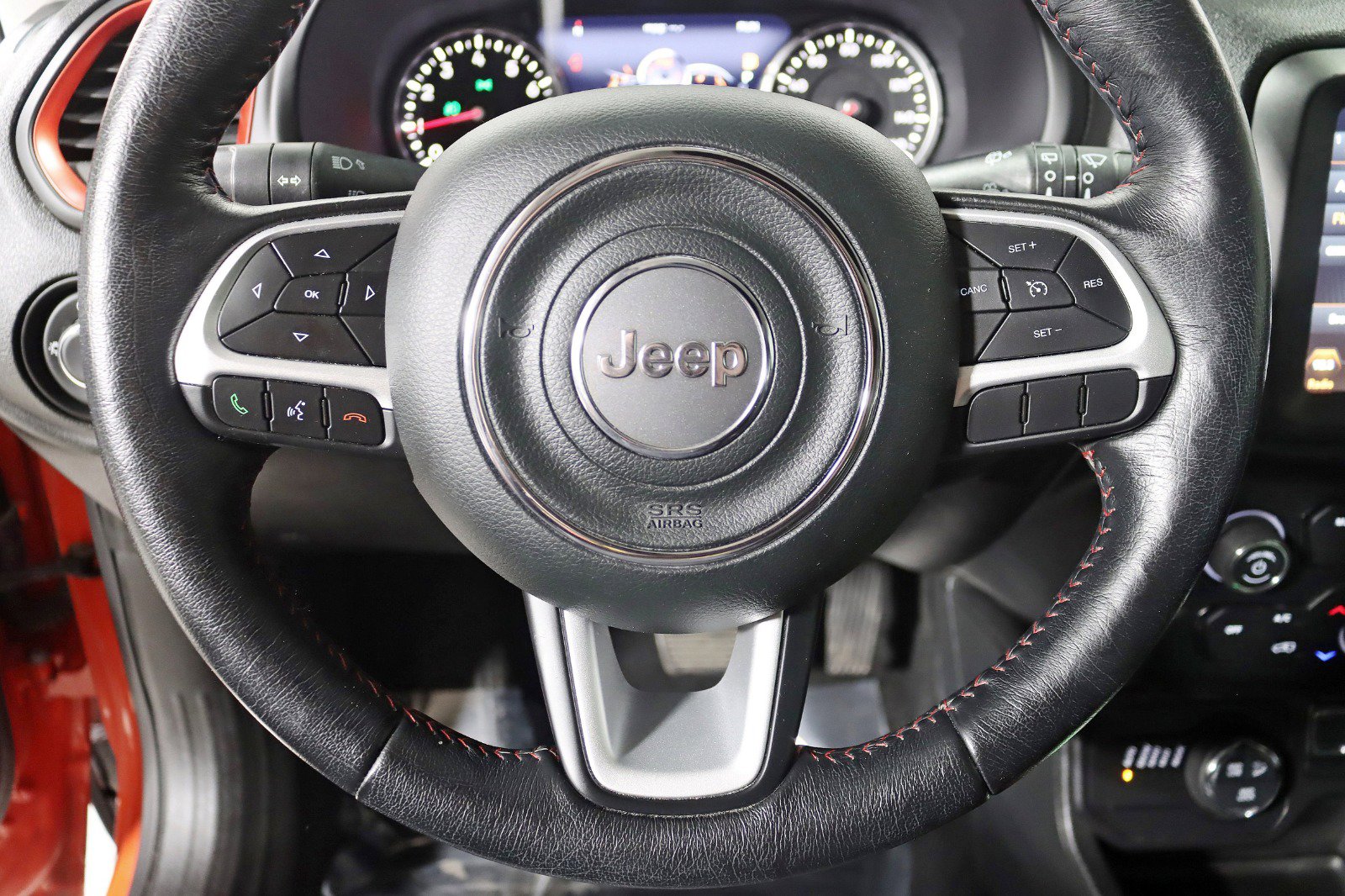 Used 2019 Jeep Renegade Trailhawk AWD/4WD image 15