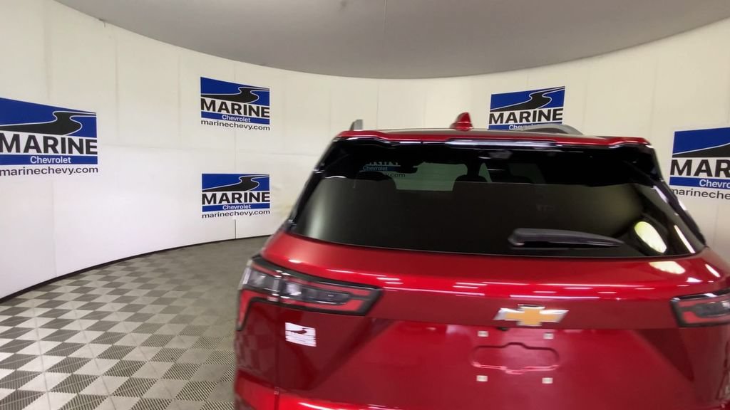 Used 2025 Chevrolet Equinox LT w/ Convenience Package II FWD image 9
