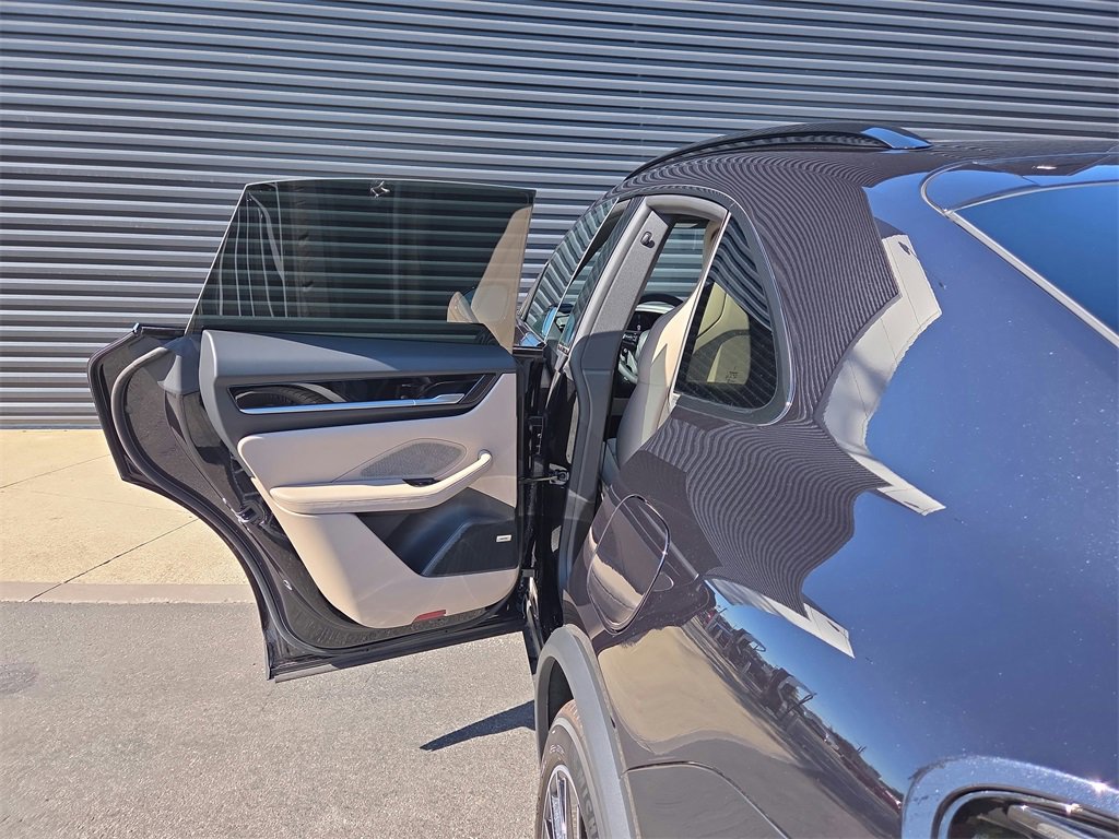 New 2025 Porsche Macan 4S Electric image 18