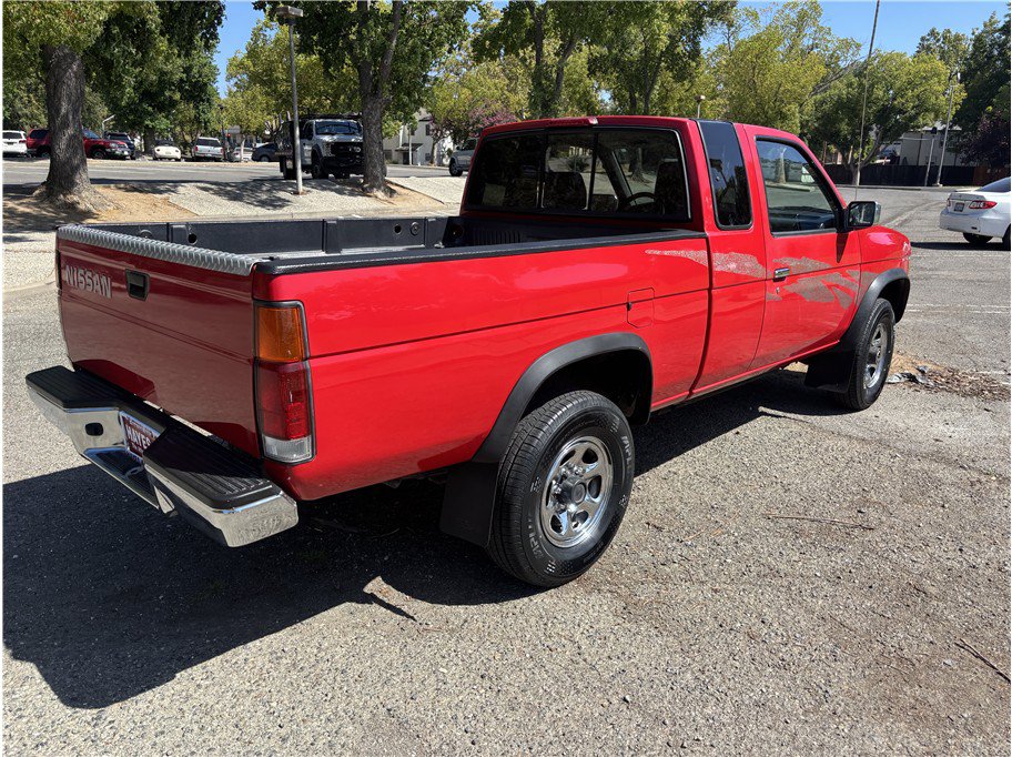 Used 1995 Nissan Pickup XE AWD/4WD image 6