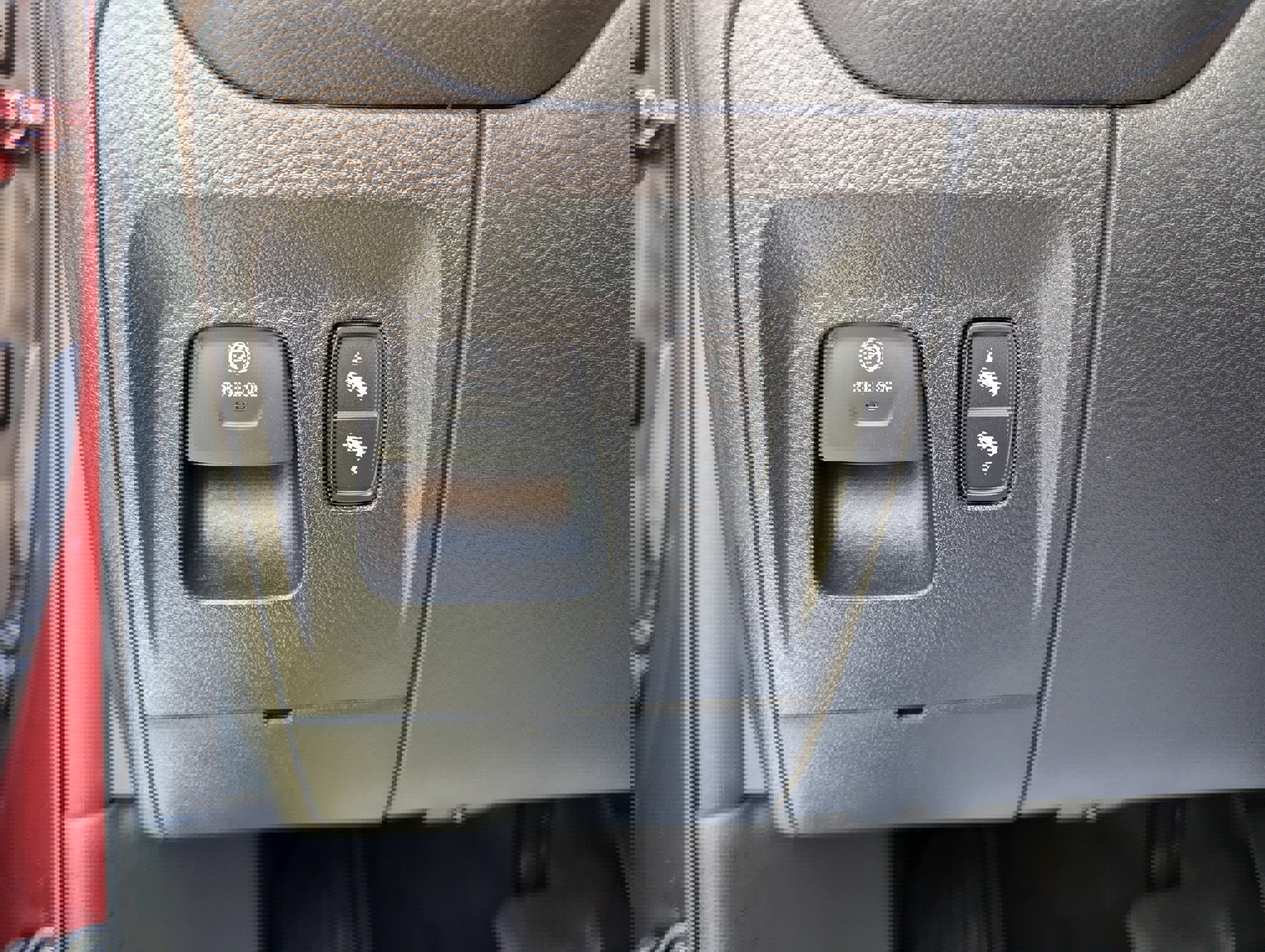 Used 2025 RAM 1500 Laramie image 16