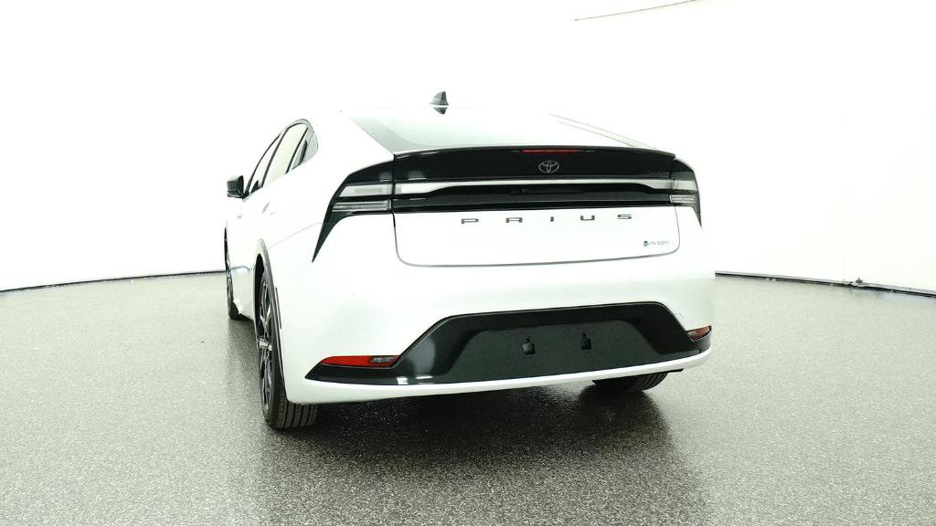 New 2026 Toyota Prius Plug-In Hybrid FWD image 25