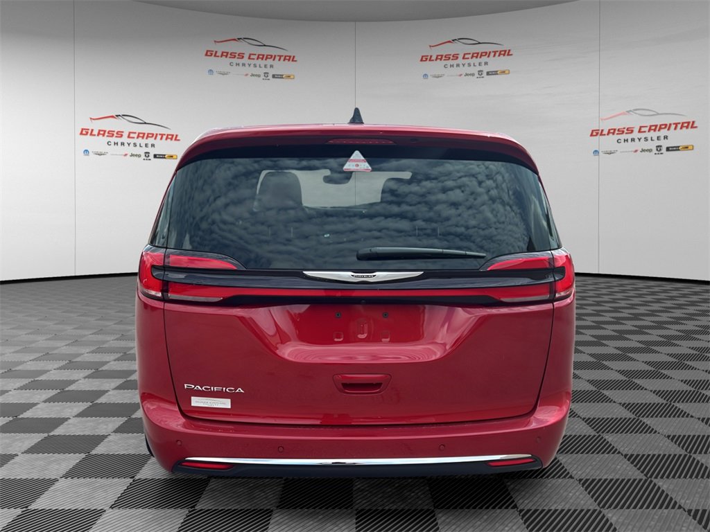 New 2025 Chrysler Pacifica Select image 4