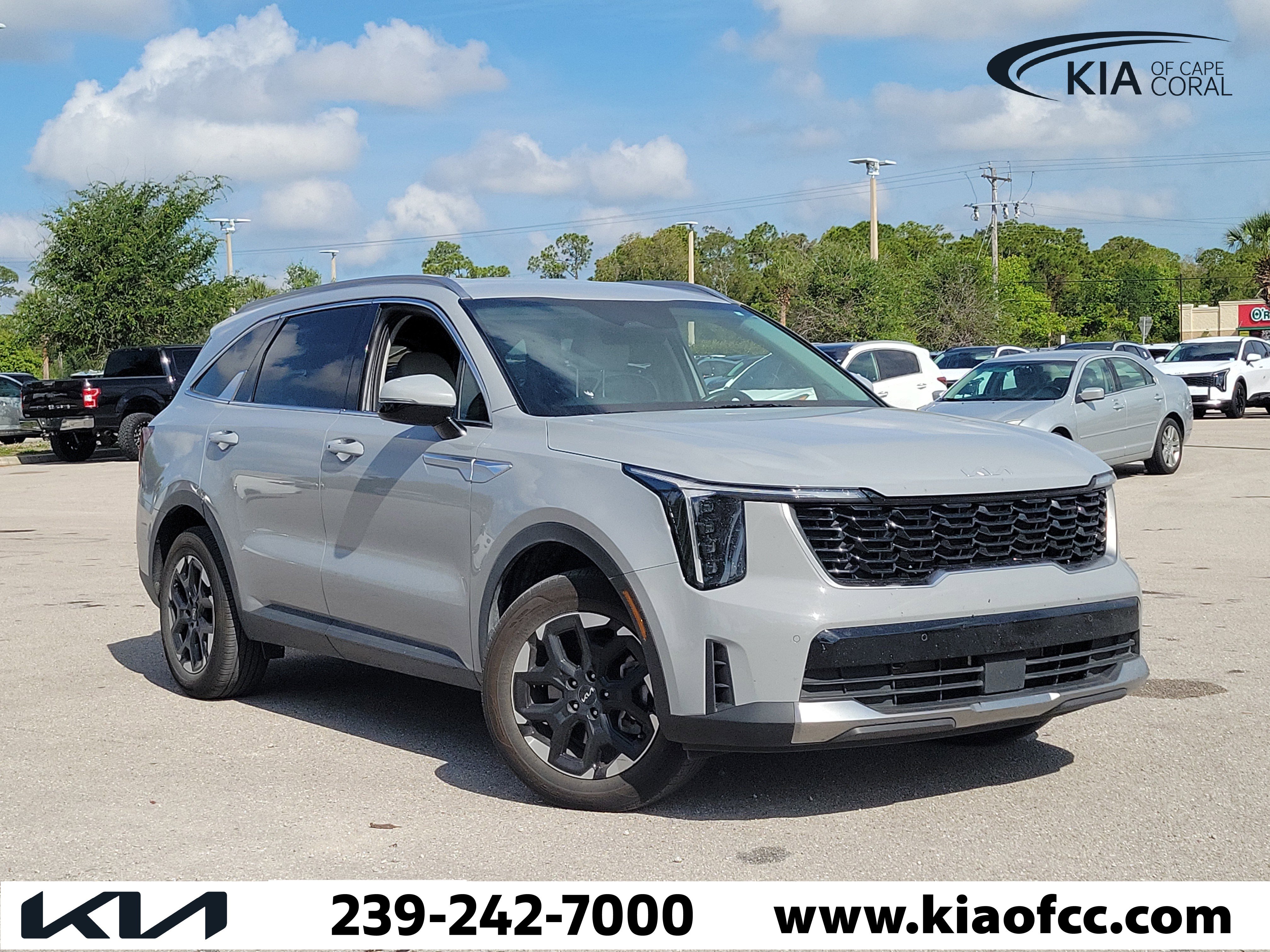 Used 2025 Kia Sorento S