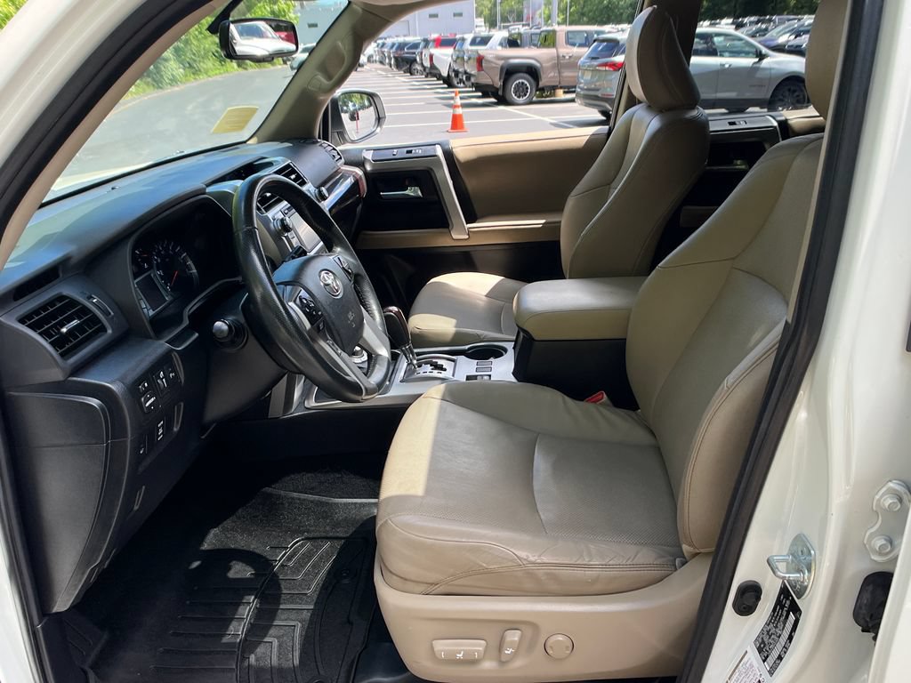 Used 2017 Toyota 4Runner Limited AWD/4WD image 9