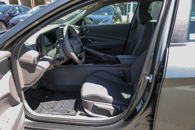 Certified 2026 Hyundai Elantra Sport FWD image 24