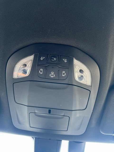 Used 2018 Chrysler Pacifica Touring-L Plus w/ S Appearance Package FWD image 22