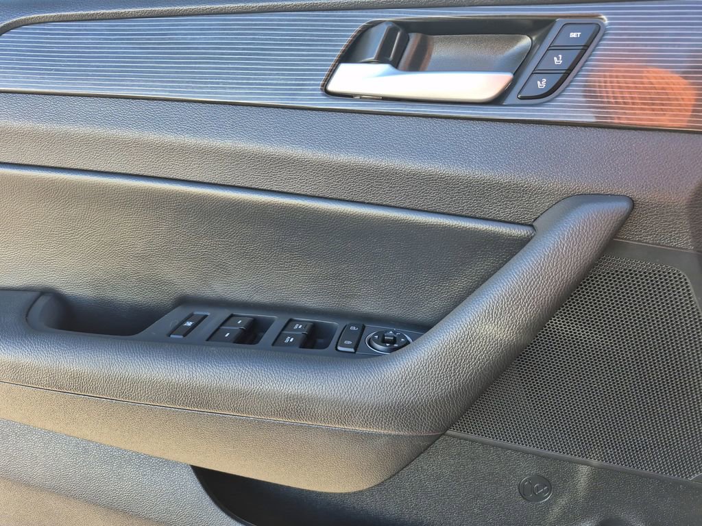 Used 2018 Hyundai Sonata Limited w/ Limited Ultimate Package 03 image 7