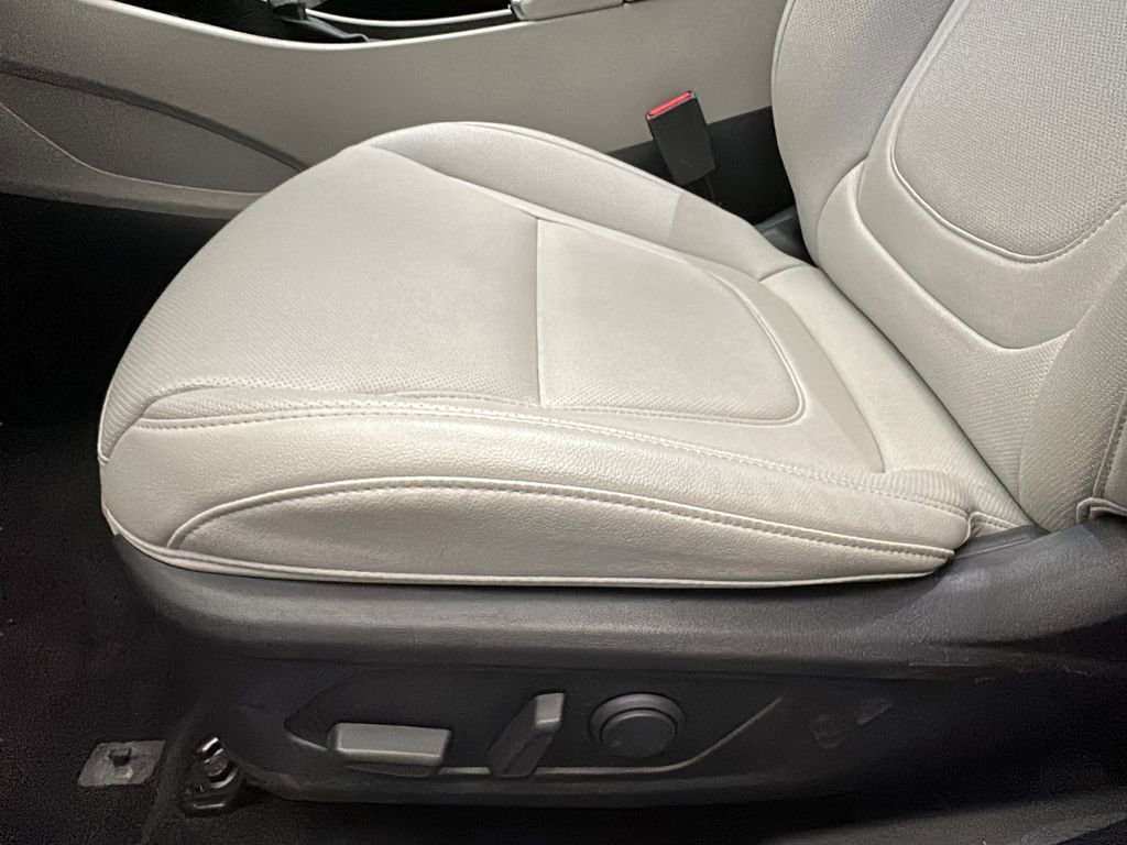 Certified 2025 Hyundai Tucson SEL image 10