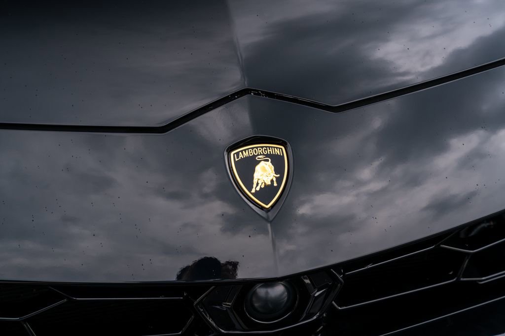 Used 2020 Lamborghini Urus AWD/4WD image 6