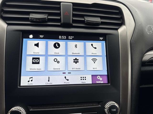 Used 2017 Ford Fusion SE w/ Equipment Group 201A image 11