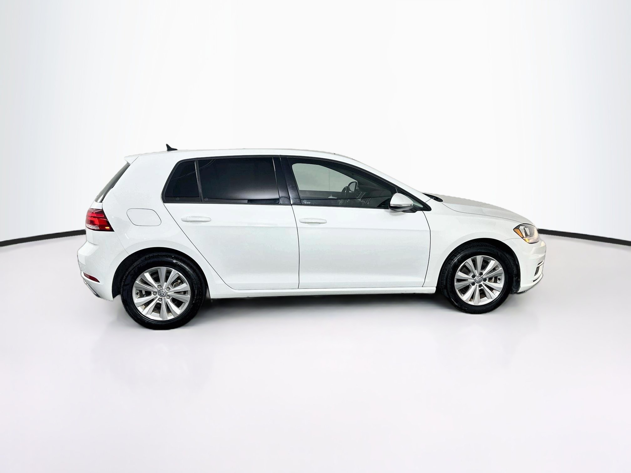 Used 2020 Volkswagen Golf 4-Door FWD image 10