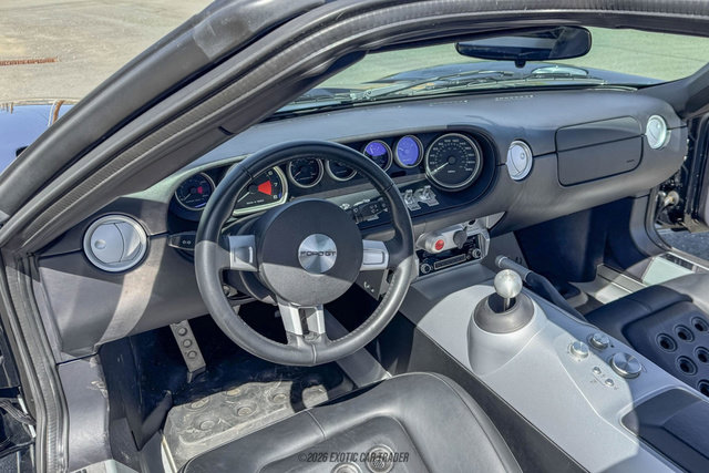 Used 2005 Ford GT RWD image 37