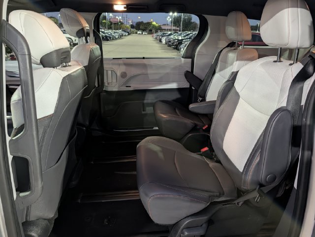 Used 2023 Toyota Sienna XSE w/ XSE Plus Package AWD/4WD image 27