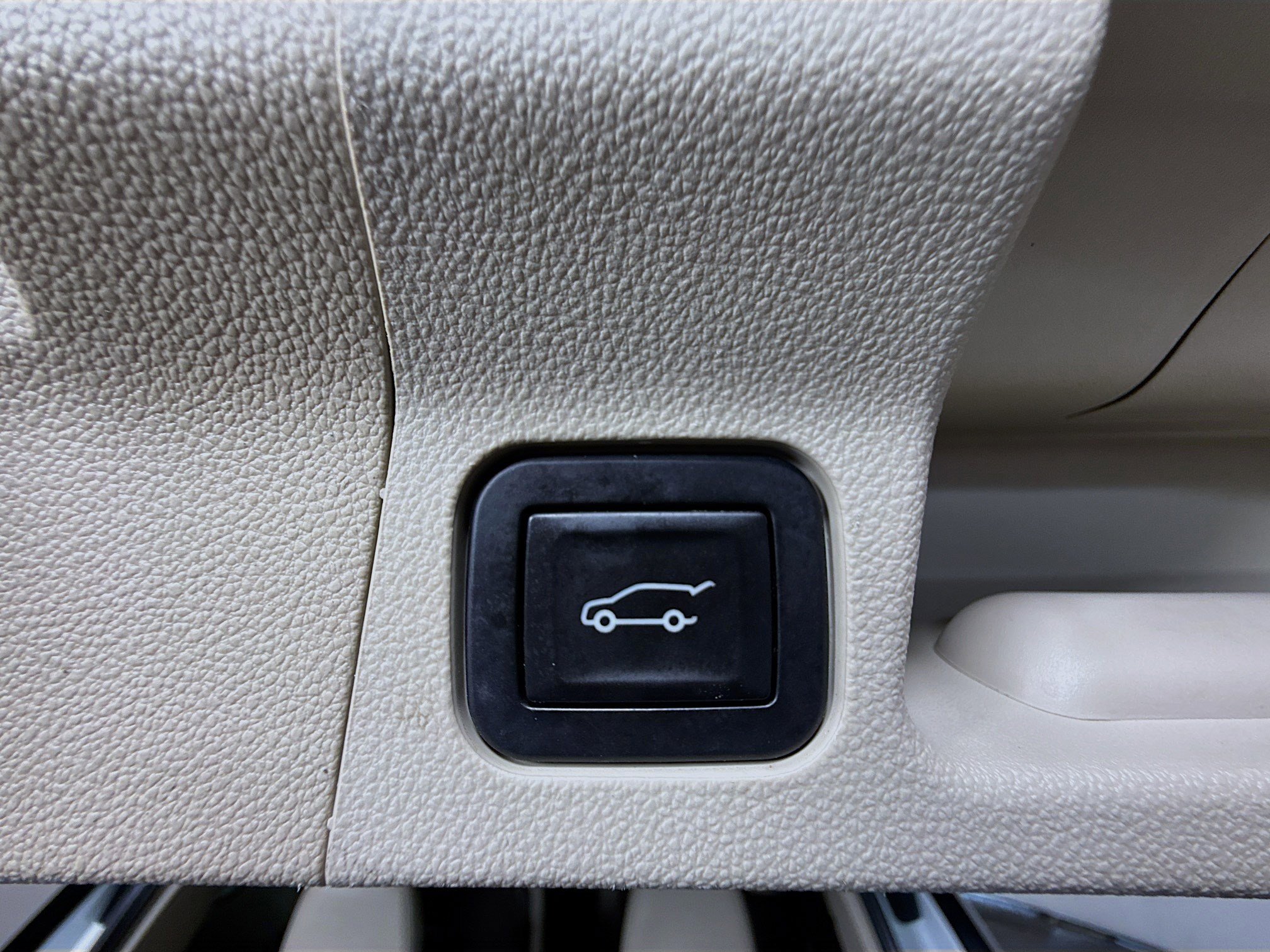 Used 2017 GMC Acadia Denali w/ Technology Package image 42