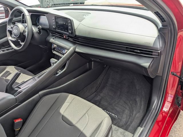 Used 2025 Hyundai Elantra Sport image 34