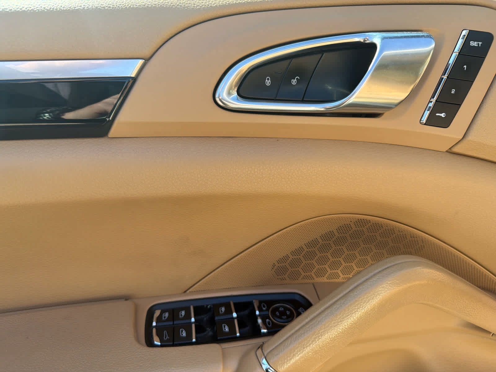 Used 2017 Porsche Cayenne Platinum Edition image 14