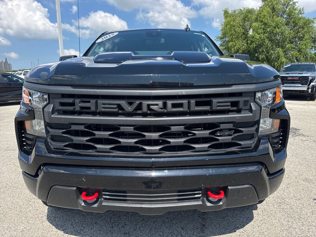 Used 2025 Chevrolet Silverado 1500 Custom Trail Boss w/ LPO, Dark Essentials Package AWD/4WD image 9