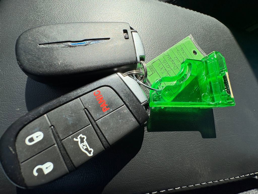 Used 2019 Chrysler 300 Touring w/ Chrome Appearance Package image 33