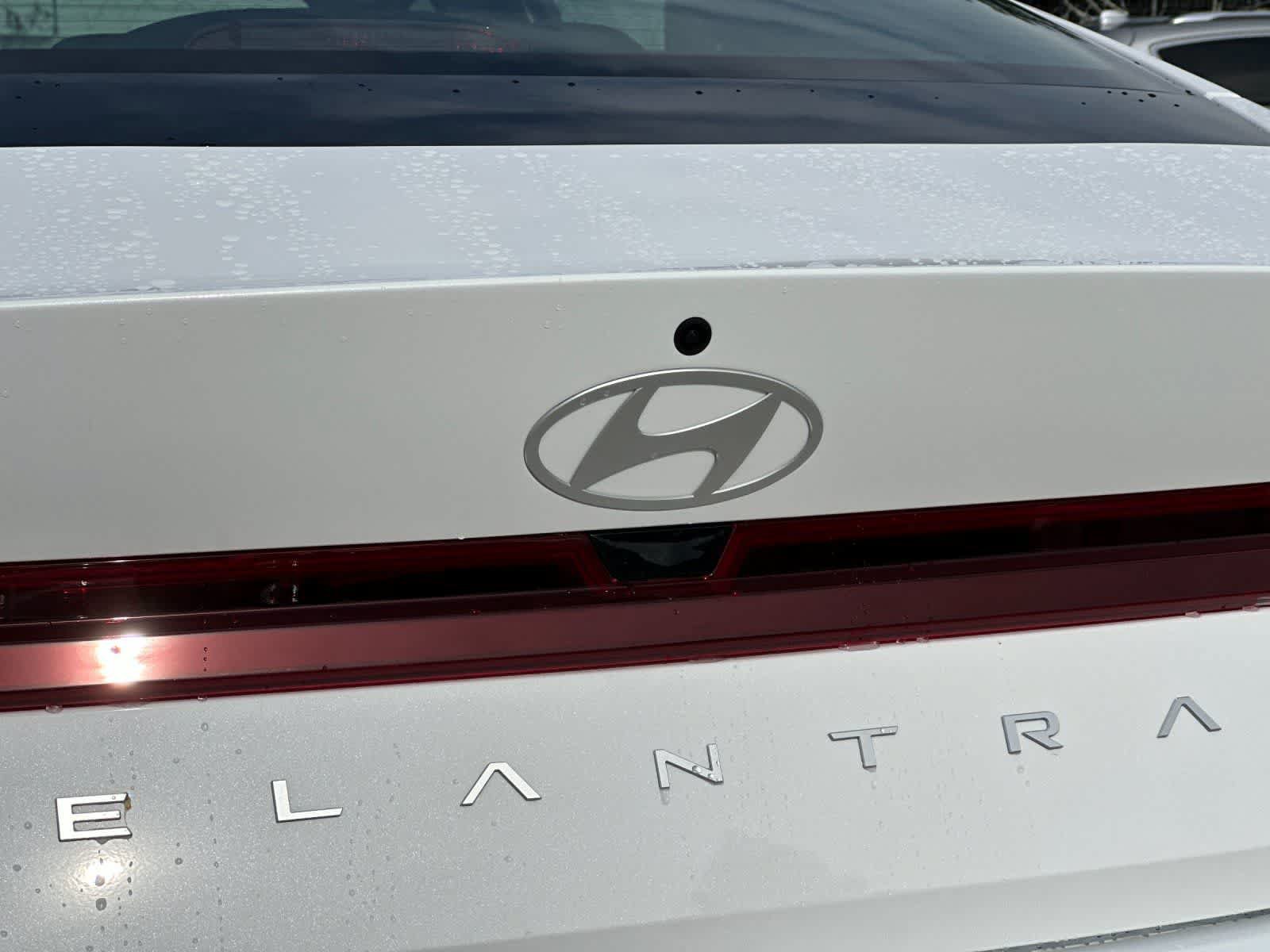 New 2026 Hyundai Elantra SE FWD image 25