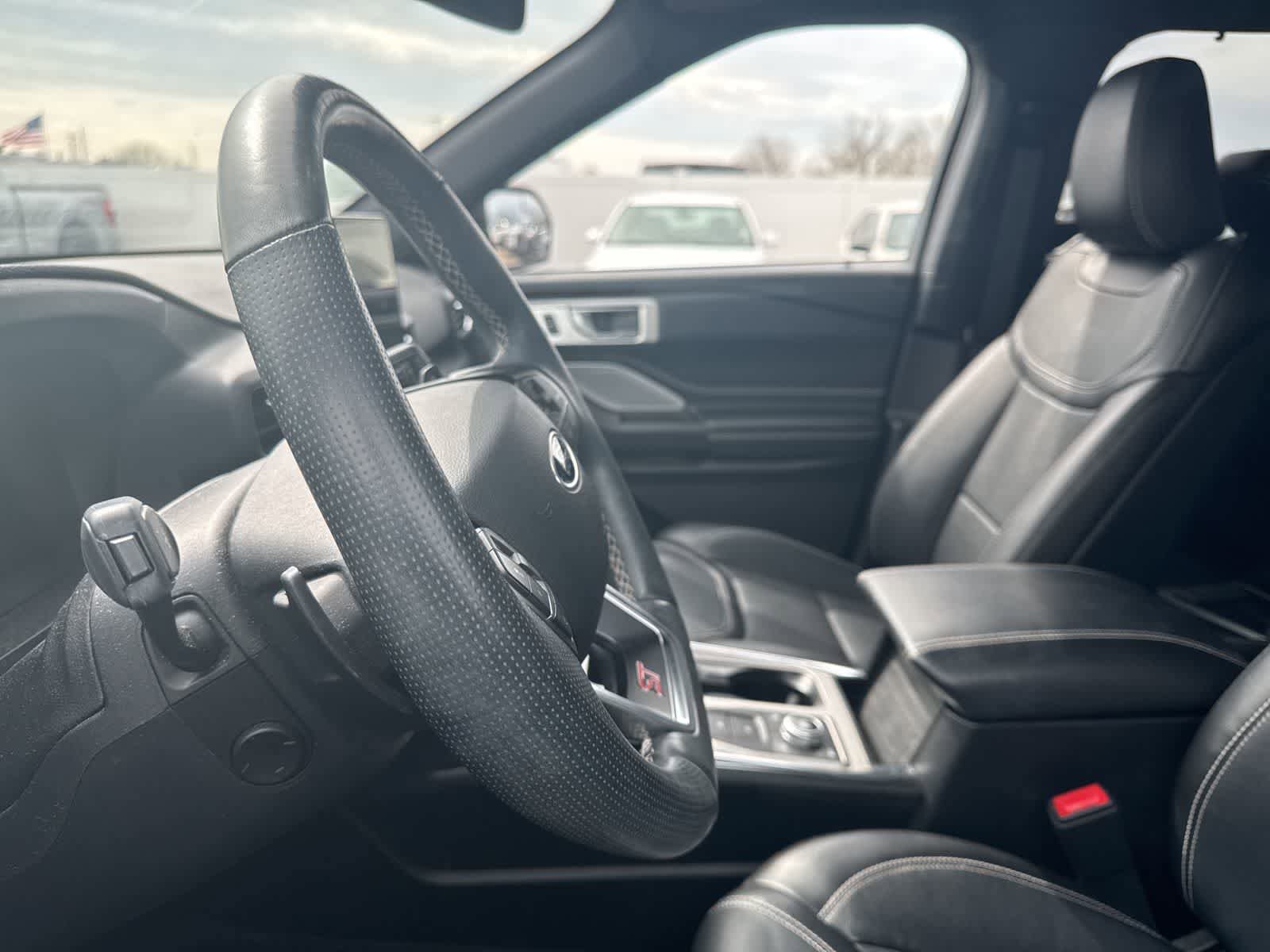 Used 2020 Ford Explorer ST w/ ST Street Pack image 31