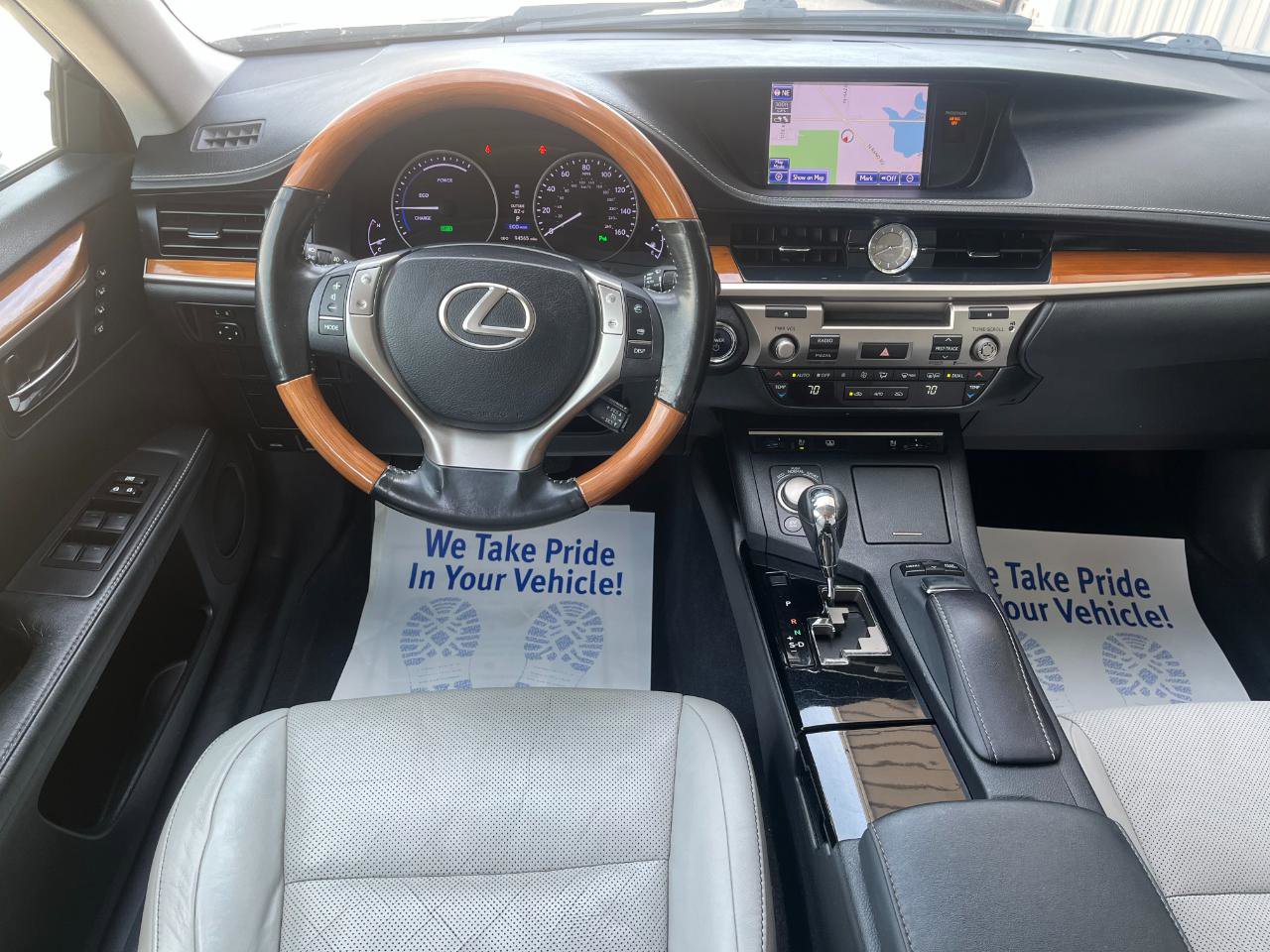 Used 2013 Lexus ES 300h w/ Luxury Pkg image 14