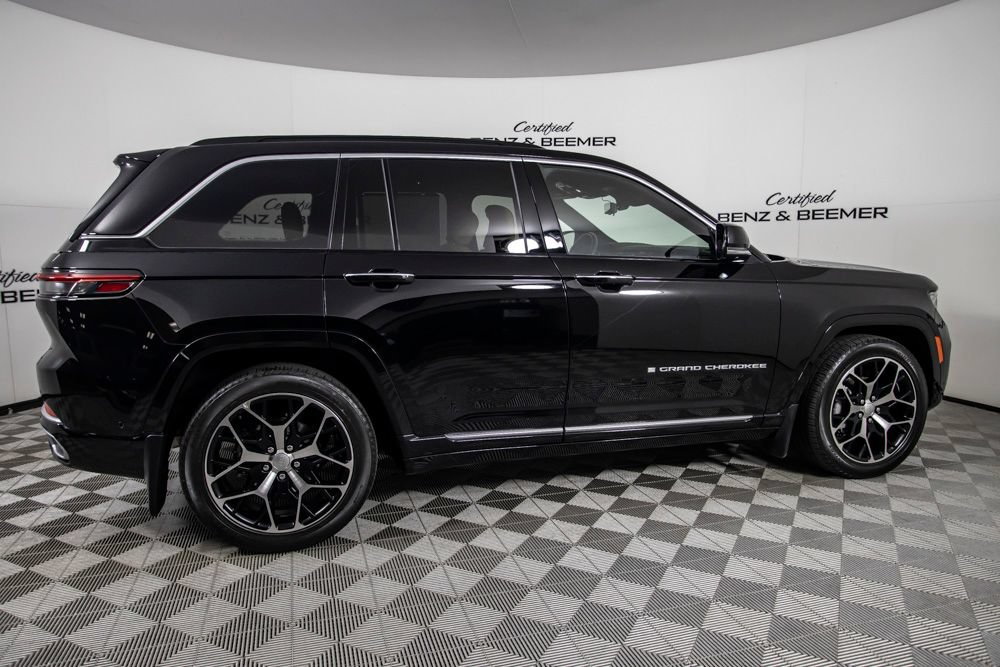 Used 2024 Jeep Grand Cherokee Summit AWD/4WD image 4