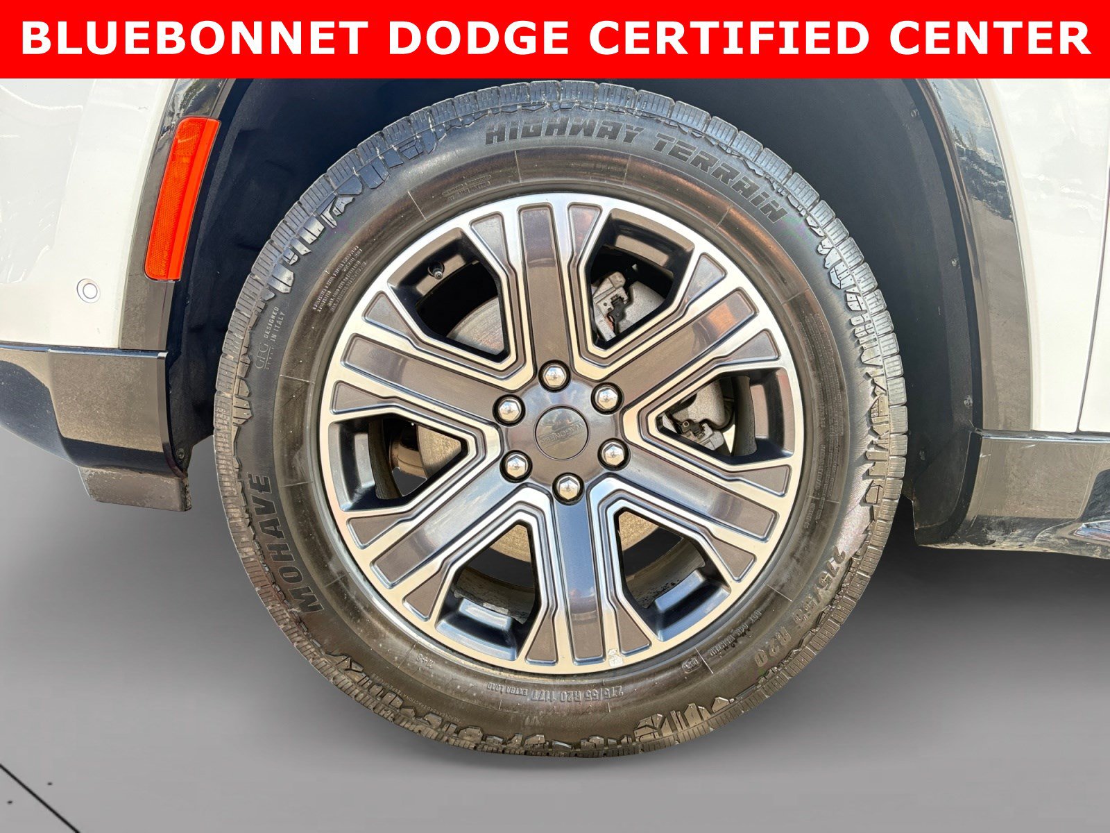 Used 2024 Jeep Wagoneer Series II w/ Flexible Seating Group RWD image 9