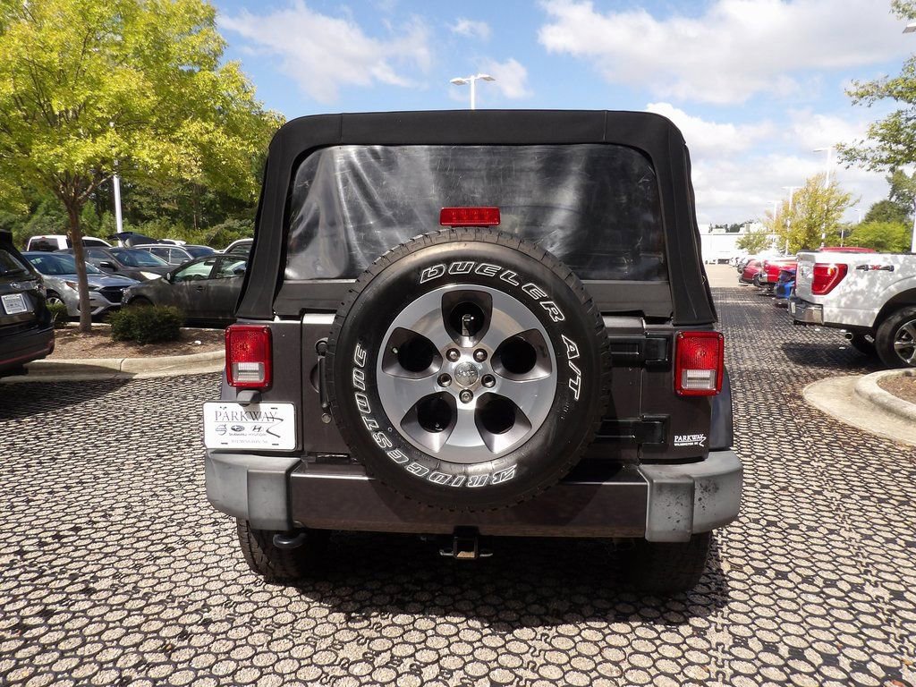 Used 2017 Jeep Wrangler Unlimited Sahara w/ Connectivity Group image 6