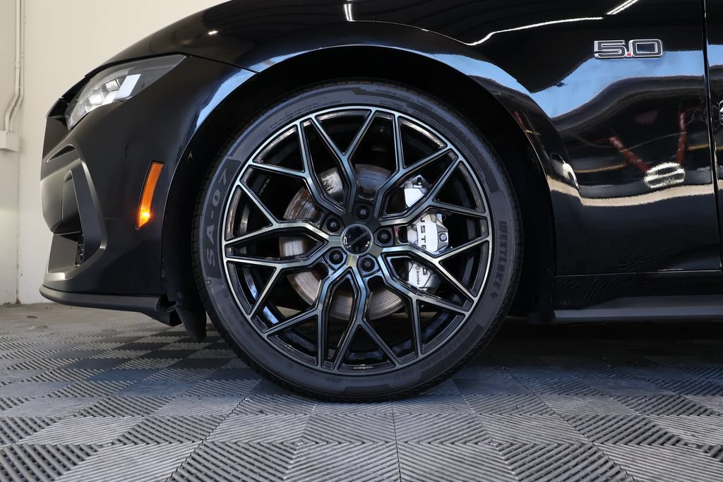 Used 2024 Ford Mustang GT RWD image 9