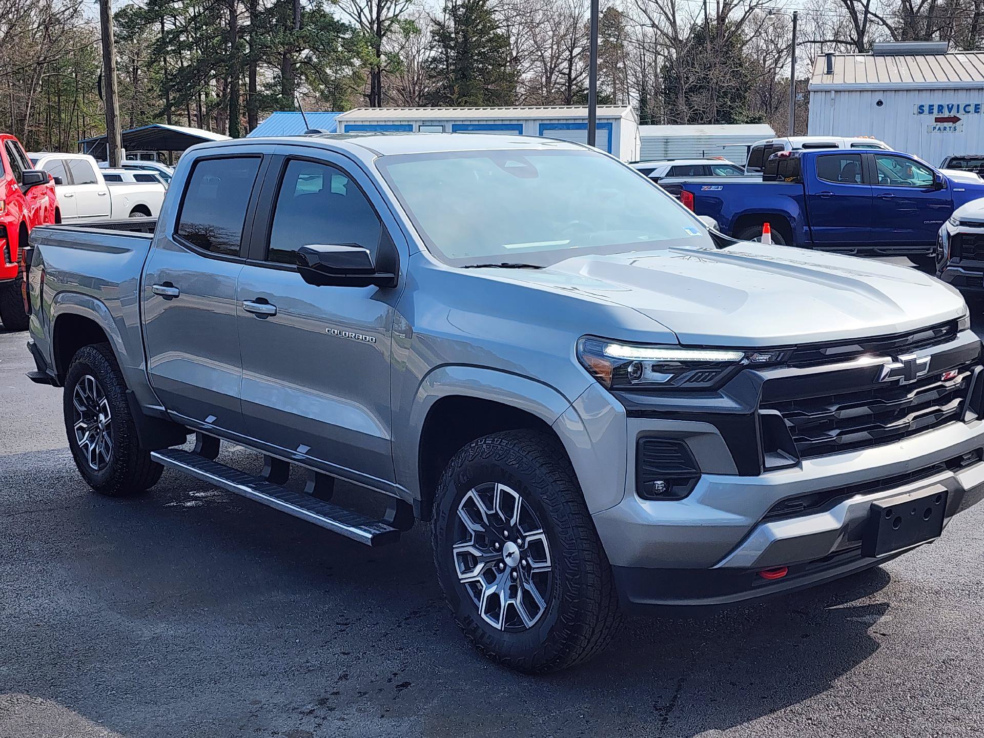 Used 2024 Chevrolet Colorado Z71 w/ Z71 Convenience Package 2 AWD/4WD image 6