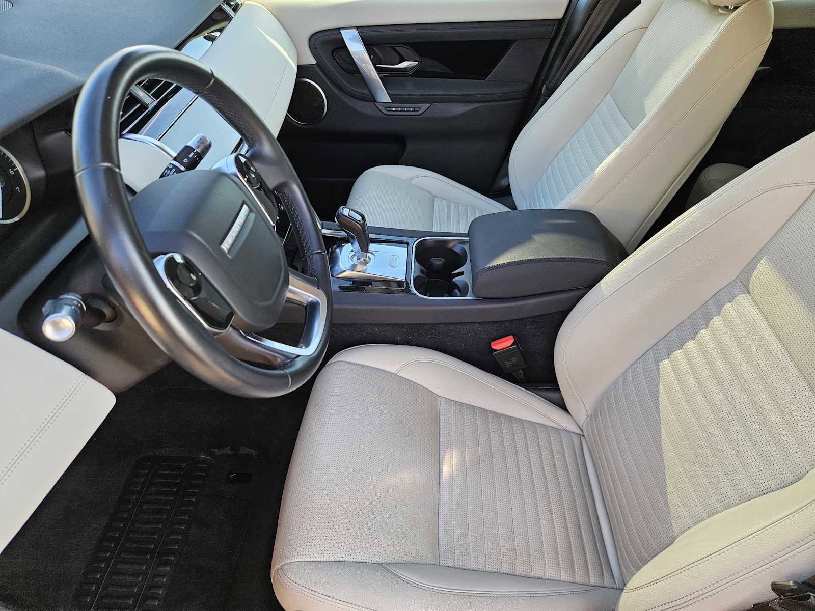 Used 2020 Land Rover Discovery Sport S image 13