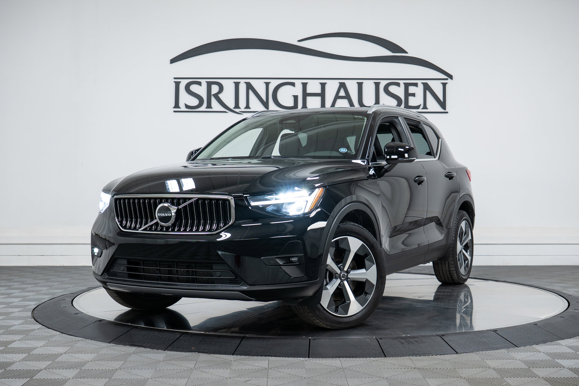 Used 2023 Volvo XC40 B5 Plus w/ Protection Package Premier image 26