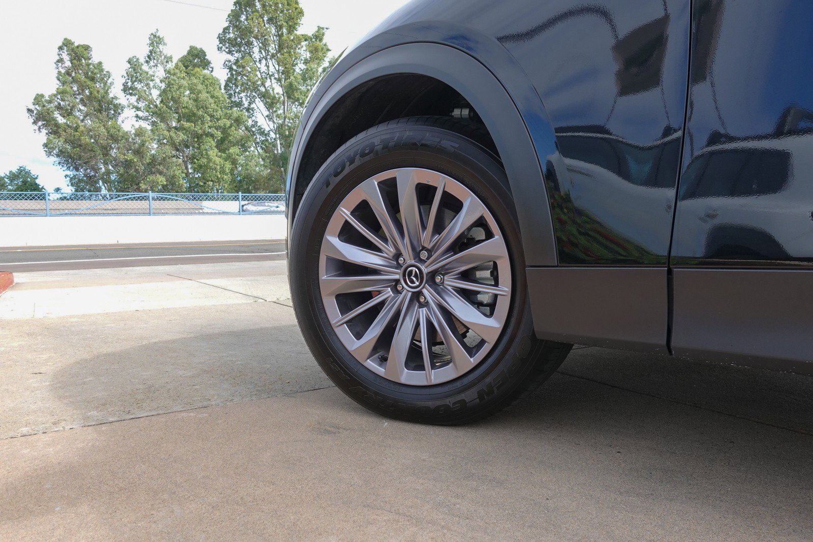 Used 2024 MAZDA CX-90 Plug-In Hybrid w/ Preferred image 8