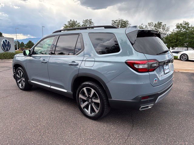 Used 2025 Honda Pilot Touring image 4