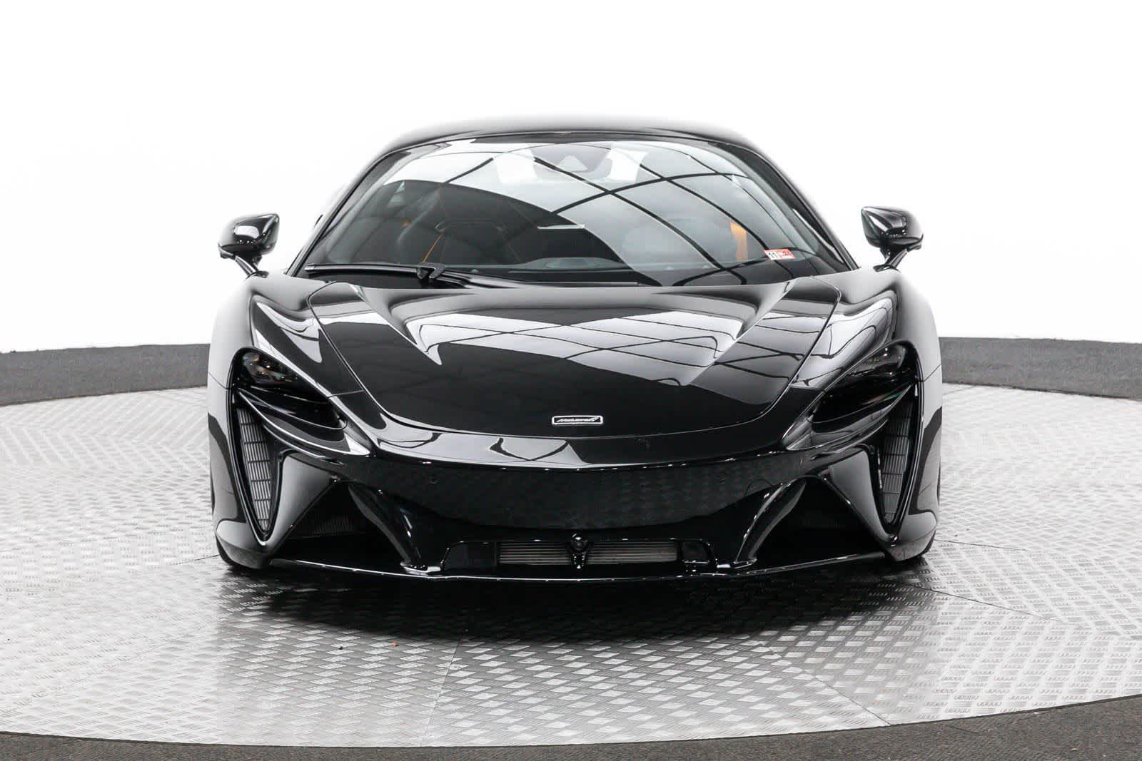 Used 2023 McLaren Artura RWD image 6