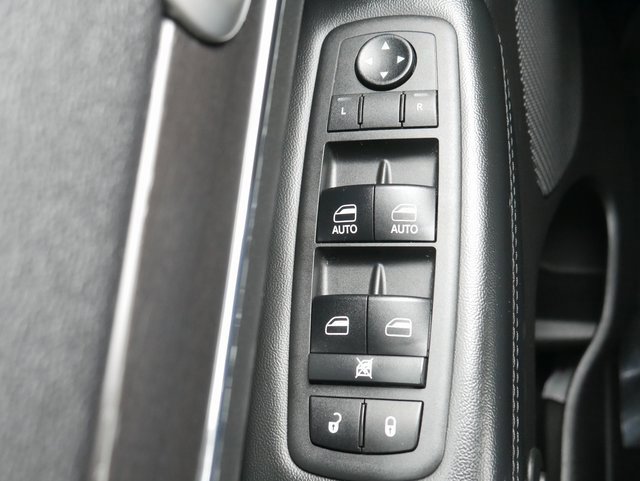 Used 2018 Jeep Grand Cherokee Limited image 28