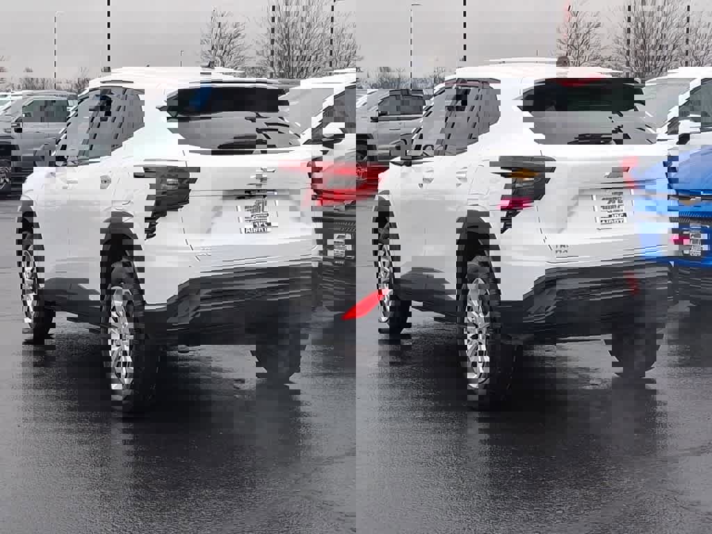 Certified 2025 Chevrolet Trax LS image 4