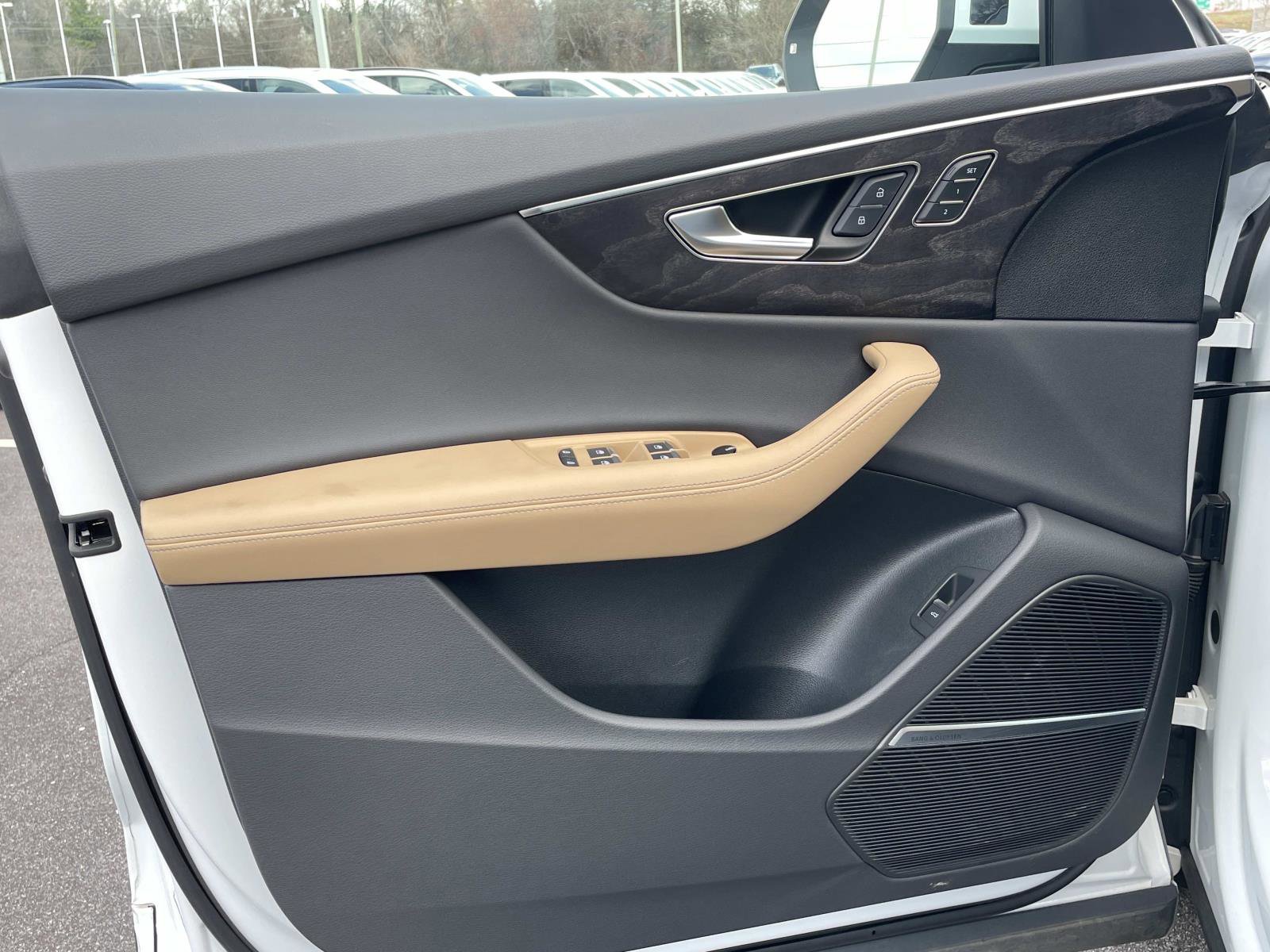 Used 2025 Audi Q8 Premium Plus image 16