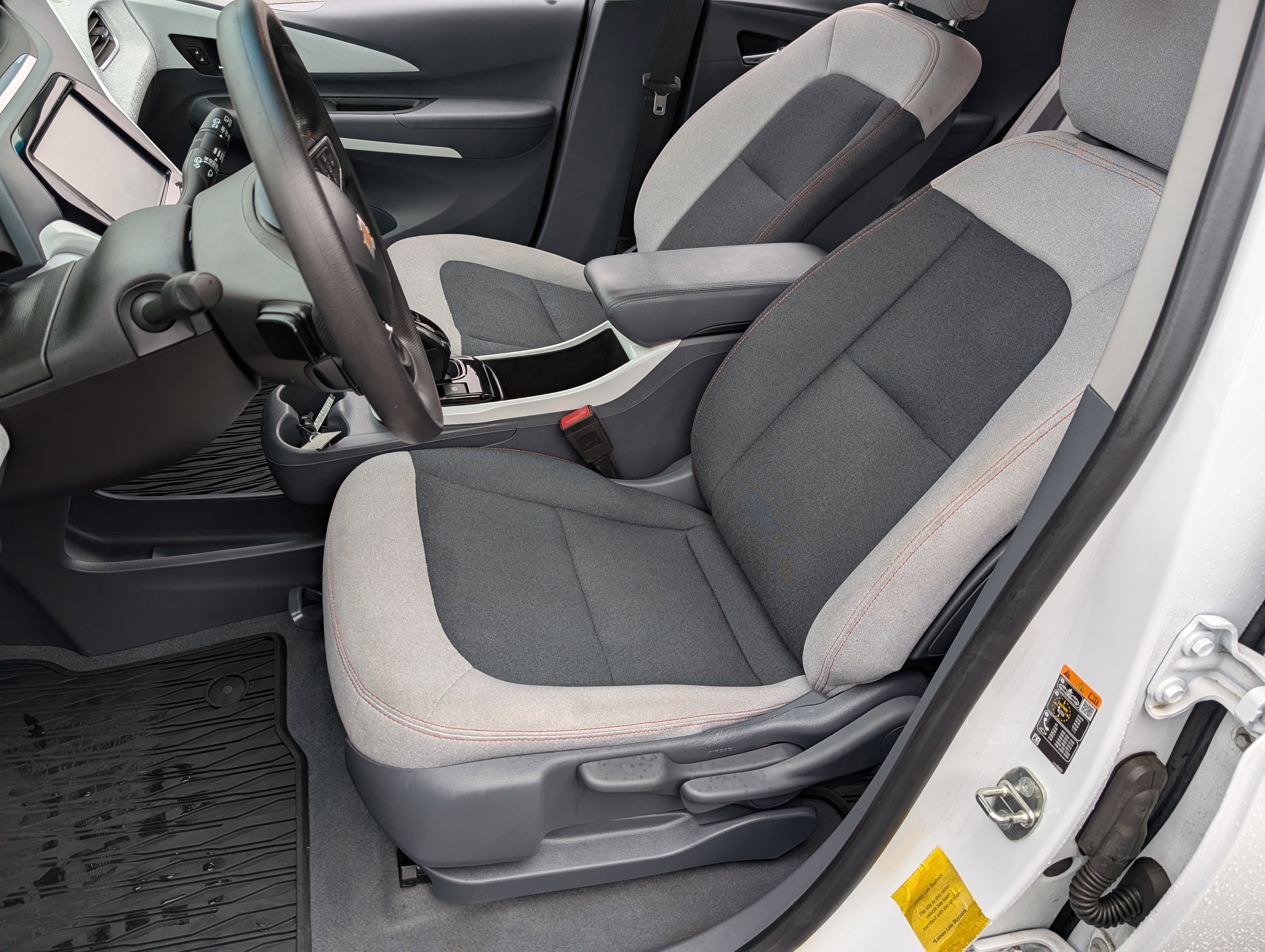 Used 2020 Chevrolet Bolt LT image 16