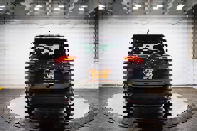 Used 2023 Nissan Rogue S image 3